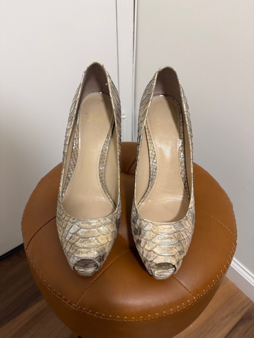 Joan & David Leather Metallic Snakeskin Embossed Peep Toe Pump. Size 8.